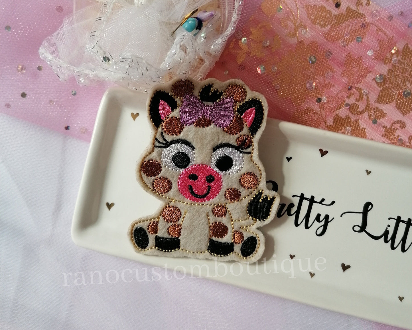 Embroidered Felt Designs, Embroidered Animal Design, Animal Felties, Embroidered Embellishments, Embroidered Design