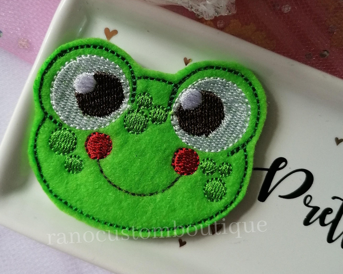 Embroidered Felt Designs, Embroidered Animal Design, Animal Felties, Embroidered Embellishments, Embroidered Design