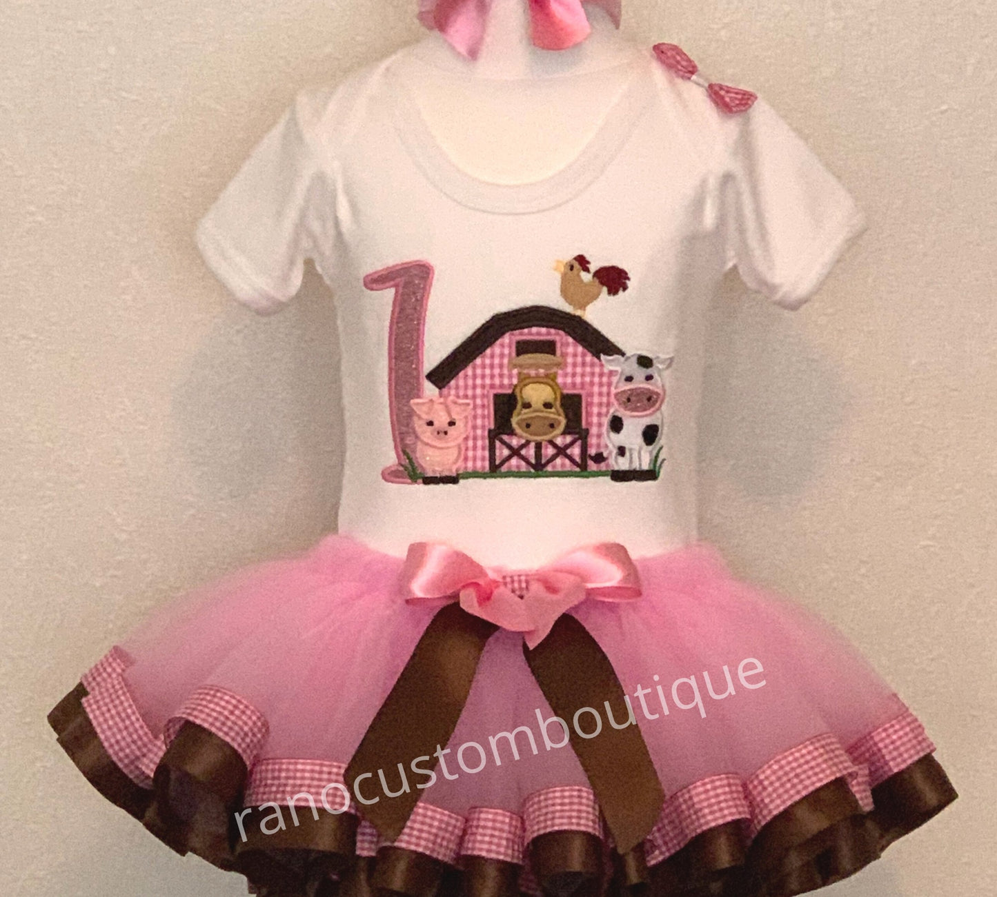 Embroidered Girl Baby Shirt and Tutu Set, Tutu and Shirt Set, Embroidered Baby Barn Design, Embroidered Farm animals, Girl's Clothing