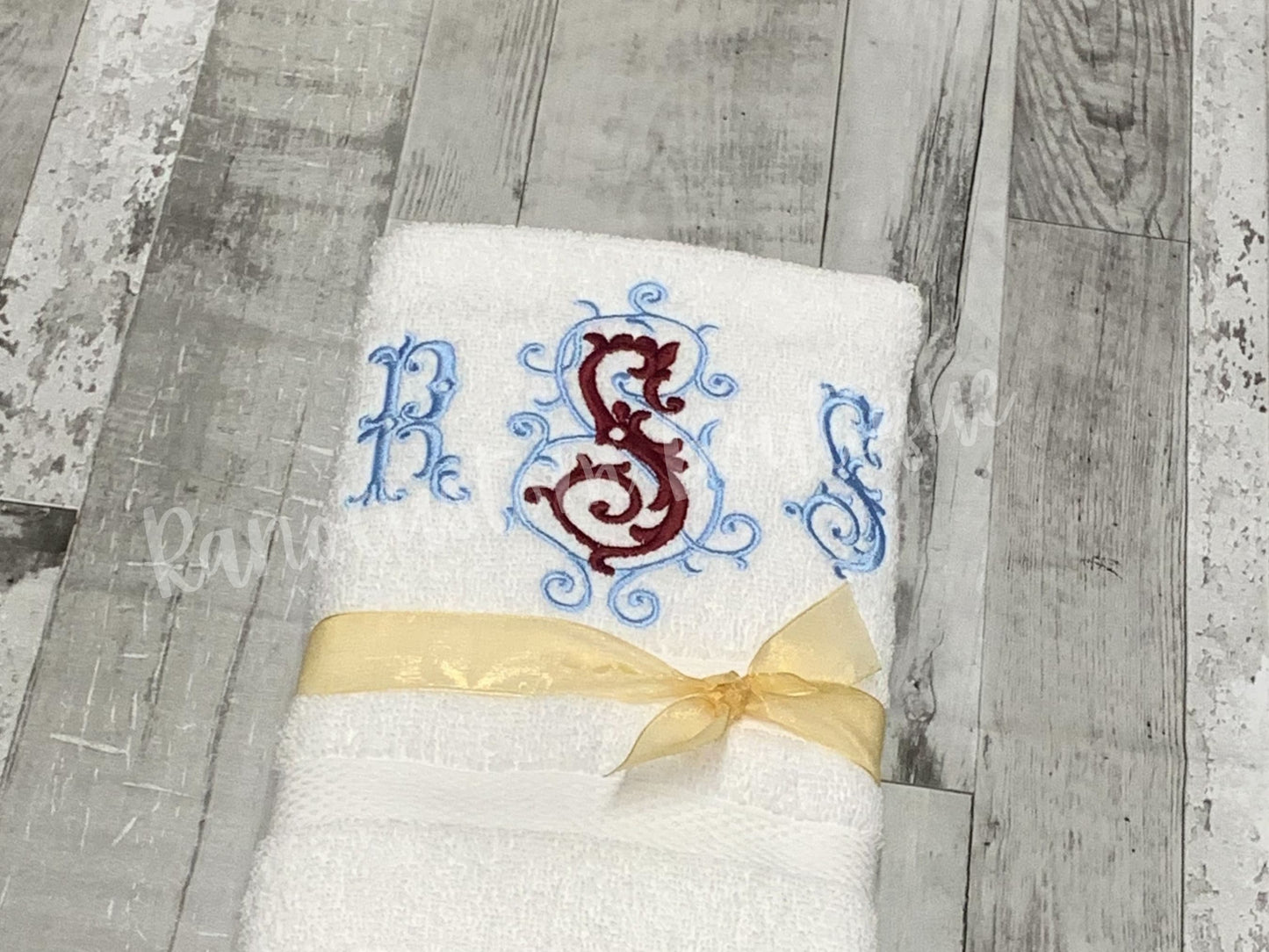 Personalised luxury Wedding Anniversary Towel Set, Embroidered Anniversary Gift Set, Couple Gifts, Hand Towels, Wedding Gift